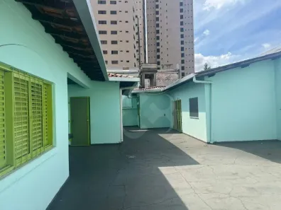 Casa com 6 Quartos para alugar, 191m² no Vitória, Londrina