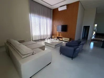 Casa de Condomínio com 3 Quartos para alugar, 250m² no Jardim Sul, Uberlândia