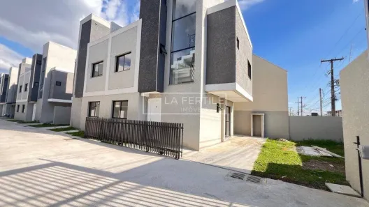Sobrado com 3 Quartos à venda, 105m² no Uberaba, Curitiba
