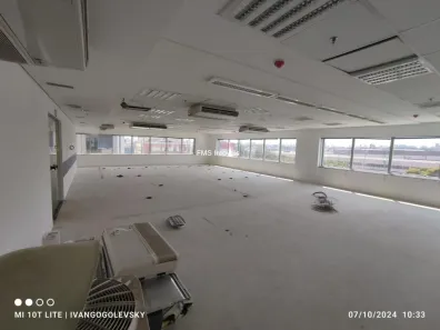 Sala Comercial para alugar, 241m² no Vila Congonhas, São Paulo