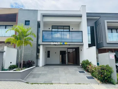 Casa com 4 Quartos à venda, 245m² no Maraponga, Fortaleza