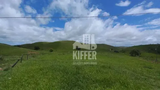 Fazenda/Sítio com 3 Quartos à venda, 401m² no Palmital, Rio Bonito