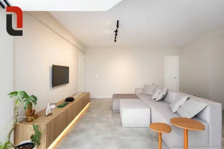 Apartamento com 3 Quartos para alugar, 131m² no Água Verde, Curitiba