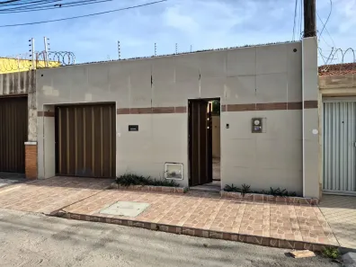 Casa com 3 Quartos à venda, 200m² no Sapiranga-Coité, Fortaleza