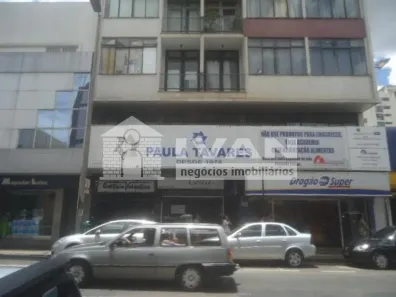 Apartamento com 3 Quartos para alugar, 140m² no Centro, Uberlândia