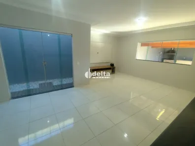 Casa com 3 Quartos para alugar, 200m² no Alto Umuarama, Uberlândia