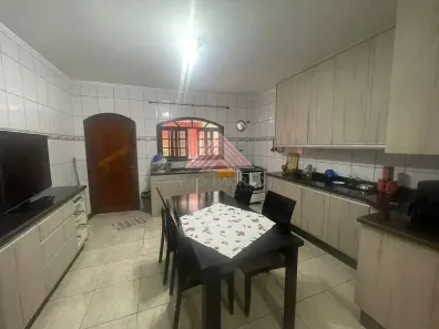 Sobrado com 3 Quartos à venda, 245m² no Parque das Américas, Mauá