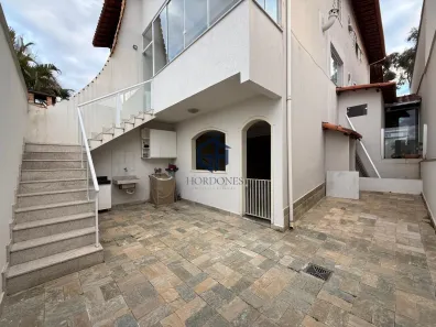 Casa com 3 Quartos à venda, 252m² no Santa Amélia, Belo Horizonte