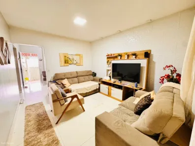 Sobrado com 5 Quartos à venda, 150m² no Santa Maria, Brasília