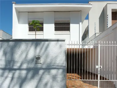 Sobrado com 4 Quartos para alugar, 310m² no Moema, São Paulo
