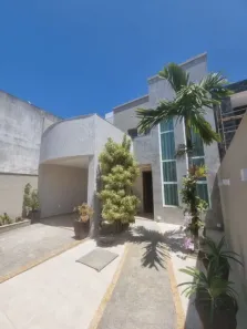 Casa com 3 Quartos à venda, 278m² no Lagoa, Macaé