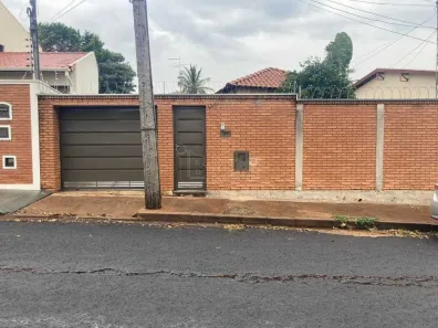 Casa com 3 Quartos à venda, 239m² no Vila José Bonifácio, Araraquara