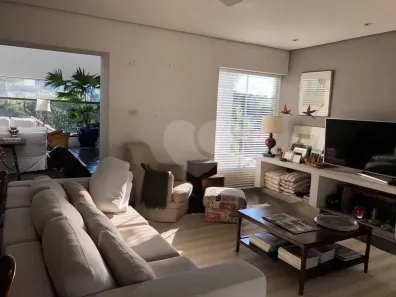 Sobrado com 4 Quartos à venda, 600m² no Jardim Leonor, São Paulo