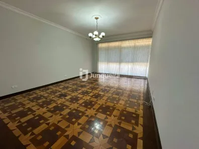 Casa com 3 Quartos para alugar, 238m² no Centro, Piracicaba