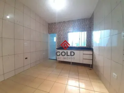 Casa com 2 Quartos para alugar, 70m² no Jardim Santo Alberto, Santo André