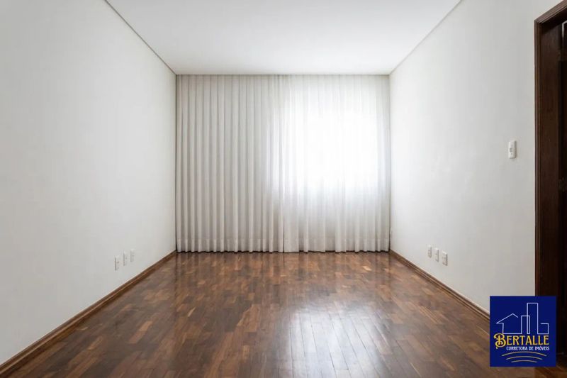 Apartamento com 3 quartos — Santa Efigênia, Belo Horizonte