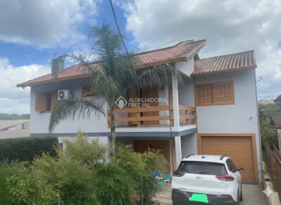 Casa com 4 Quartos à venda, 228m² no Lomba do Pinheiro, Porto Alegre