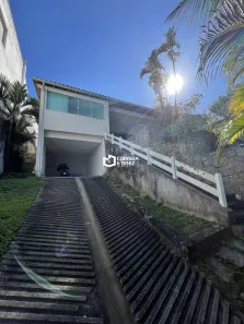Casa de Condomínio com 4 Quartos à venda, 180m² no São Francisco, Niterói