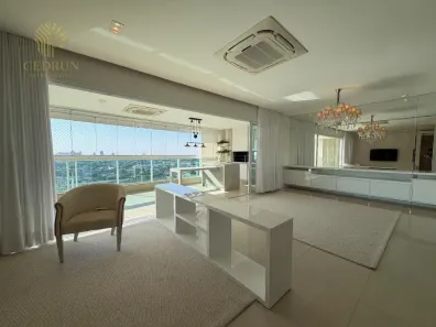 Apartamento com 3 Quartos para alugar, 179m² no Zona 08, Maringá