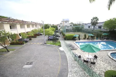 Casa de Condomínio com 4 Quartos à venda, 330m² no Caxangá, Recife