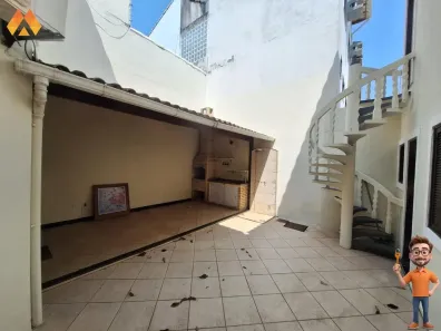 Casa com 5 Quartos para alugar, 198m² no Granja dos Cavaleiros, Macaé