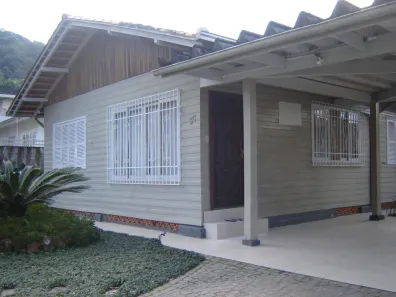 Kitnet com 2 Quartos para alugar, 10m² no América, Joinville
