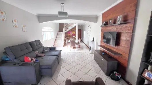 Casa com 3 Quartos à venda, 180m² no Centro (Lácio), Marília