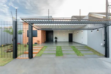 Casa com 4 Quartos à venda, 337m² no Zona 20, Maringá