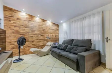 Casa com 3 Quartos para alugar, 230m² no Jardim Itu, Porto Alegre