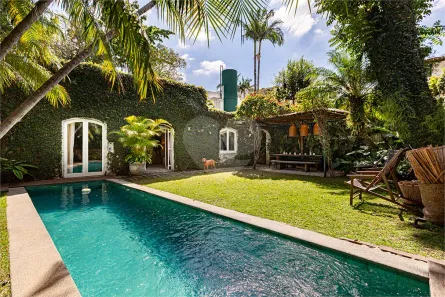 Casa com 3 Quartos à venda, 237m² no Vila Madalena, São Paulo