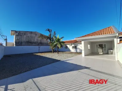 Casa com 3 Quartos para alugar, 140m² no Rio Grande, Palhoça