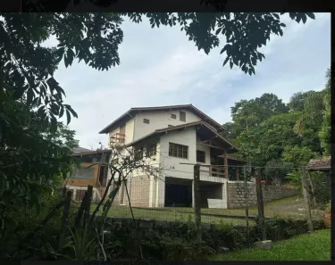 Casa com 3 Quartos para alugar, 360m² no Vila Nova, Lages