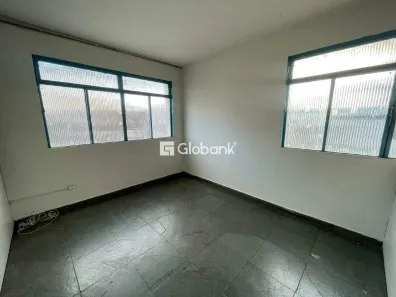 Kitnet com 1 Quarto para alugar, 25m² no Centro, Montes Claros