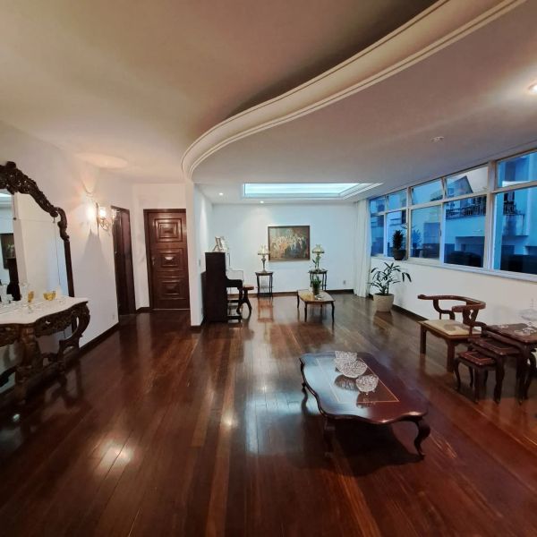 Apartamento com 4 quartos — Santo Antônio, Belo Horizonte