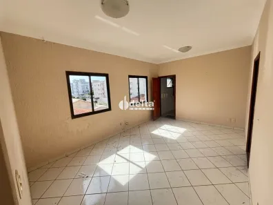 Apartamento com 3 Quartos para alugar, 111m² no Santa Mônica, Uberlândia