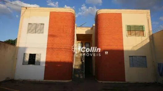 Apartamento com 2 Quartos para alugar, 48m² no Olinda, Uberaba