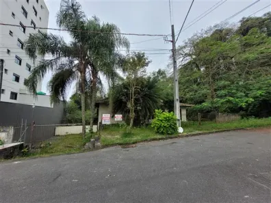 Imóvel Comercial com 4 Quartos para alugar, 242m² no Santo Antônio, Joinville