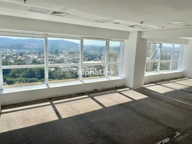 Sala Comercial para alugar, 80m² no Green Valley Alphaville, Barueri