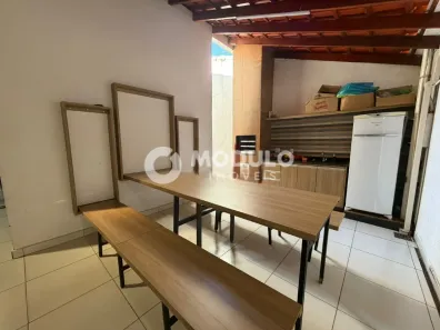 Casa com 2 Quartos à venda, 100m² no Jardim Holanda, Uberlândia