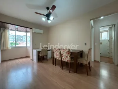 Apartamento com 1 Quarto para alugar, 45m² no Jardim do Salso, Porto Alegre