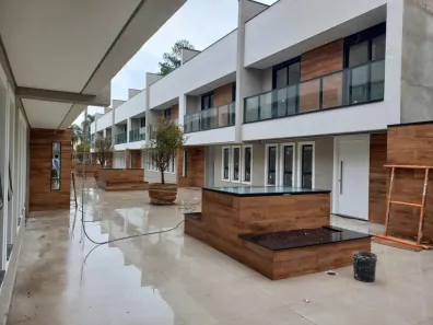 Casa com 3 Quartos à venda, 284m² no Santo Inácio, Curitiba