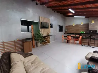 Casa com 6 Quartos à venda, 221m² no Jardim Ipanema, Uberlândia