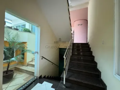 Sobrado com 5 Quartos à venda, 555m² no Jardim Amália, Caçapava