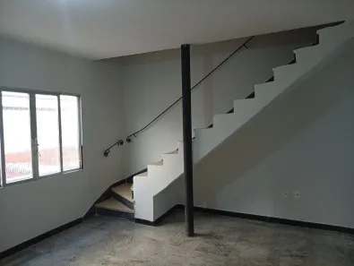 Casa com 2 Quartos para alugar, 107m² no Macuco, Santos