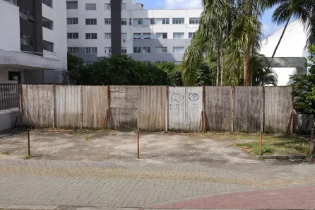 Lote/Terreno à venda, 304m² no Jardim São Dimas, São José dos Campos