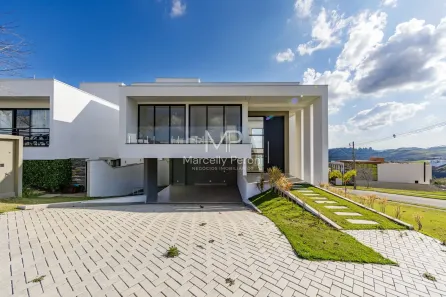 Casa de Condomínio com 4 Quartos à venda, 300m² no São Pedro, Juiz de Fora