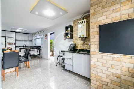 Casa com 4 Quartos à venda, 185m² no Novo Mundo, Curitiba