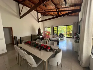 Casa com 4 Quartos à venda, 250m² no Portal do Sol, Contagem