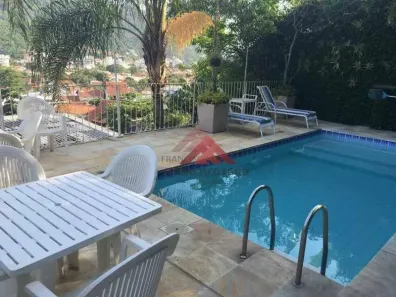 Casa com 4 Quartos à venda, 380m² no São Francisco, Niterói