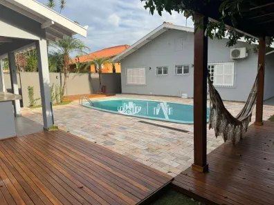 Casa com 3 Quartos à venda, 206m² no Mediterrâneo, Londrina